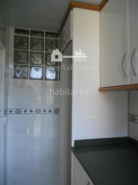 Foto f2357757-d10a-41a7-88a7-4c8d6e53518d. Pis a Montbau Barcelona