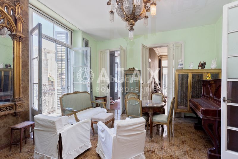 Foto f9e4f0d4-5dd4-49b0-9e20-ffe5bdb08591. Pis a Gòtic Barcelona