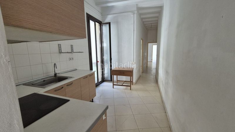 Foto 23cd90c9-5d7f-4066-8a7e-fccab01ac9bd. Pis a Raval Barcelona
