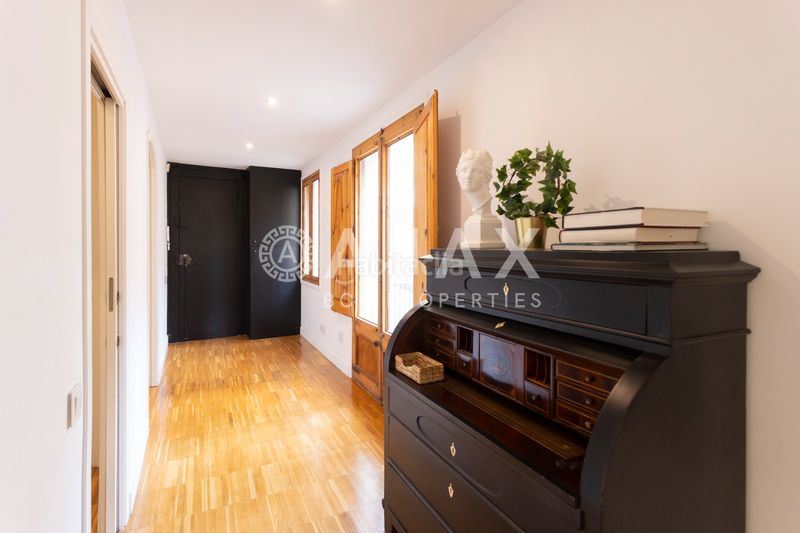 Foto a383bc7a-50d0-44ce-a62a-1d01391b79e0. Pis amb calefacció a Raval Barcelona