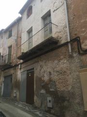 Semi detached house in Torre de l´Espanyol (La). Casa adosada con 3 habitaciones