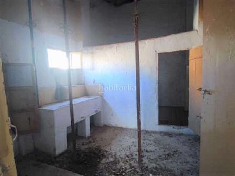 Foto 663110fd-b4c3-483c-b86b-5df543b99990. Casa pareada en Baza