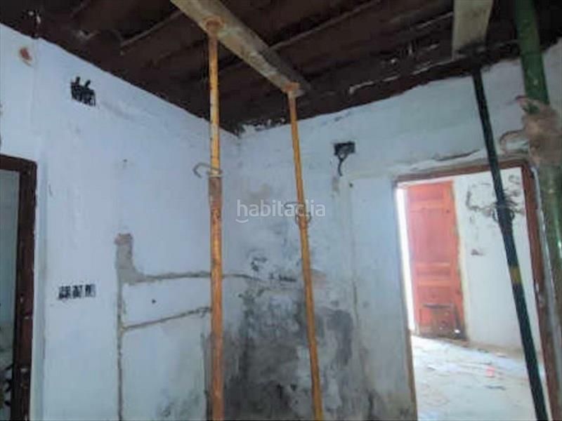 Foto e2556175-141f-4245-ba8e-60895c959845. Casa pareada en Baza