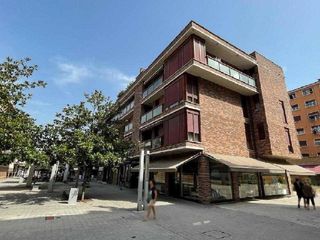Aparcament cotxe a Amorebieta - Etxano