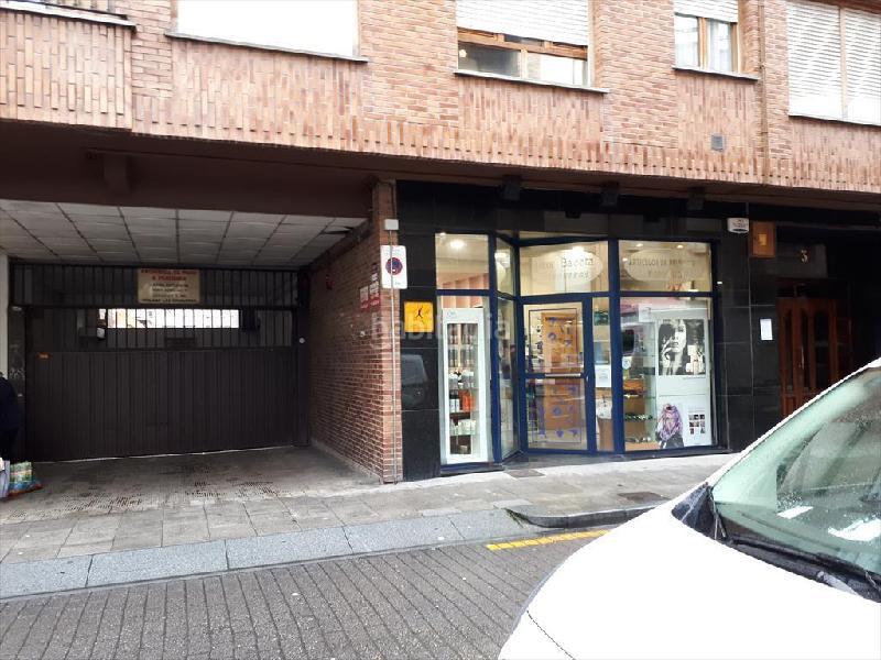 Foto e7dfd2bf-33f1-49c8-8ca4-965d33e2d664. Autoparkplatz in Amorebieta - Etxano