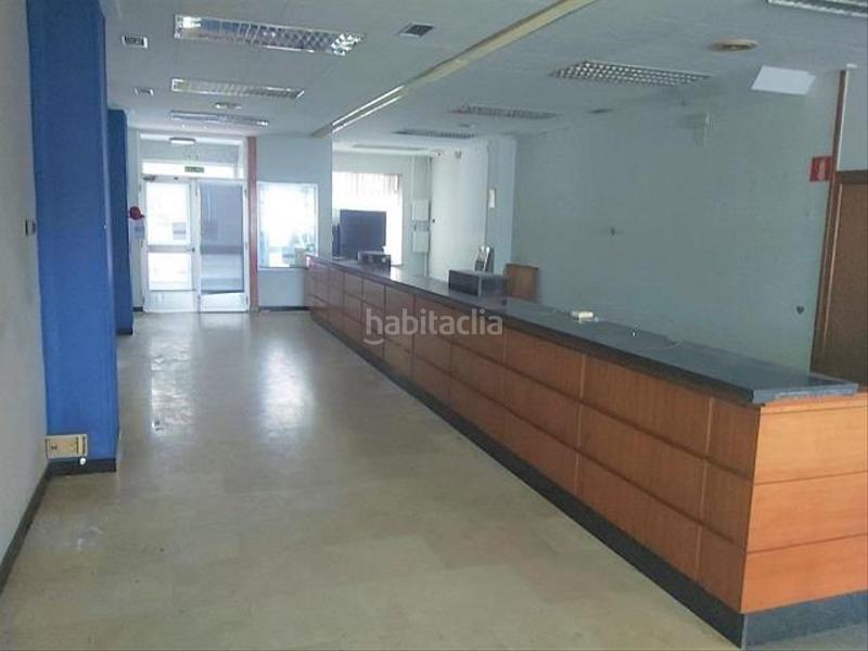 Foto 1a27de11-a60c-46dc-8d96-6dc6348c9170. Location local commercial dans Cambre