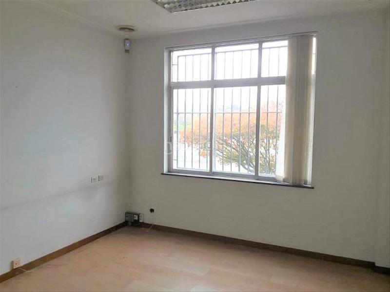 Foto d0be9c62-9b16-4543-a7fa-e8a482075842. Location local commercial dans Cambre