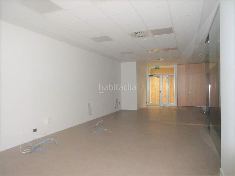 Foto d3e2e1a0-22bf-4cf6-88c6-8cc32799fb40. Alquiler local comercial en A Malata - Catabois - Ciudad Jardín Ferrol