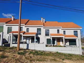 Casa pareada en Celanova
