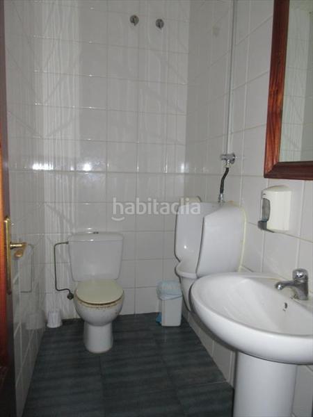 Foto f4abb24b-5bff-4d72-a3d2-a55f8b5382e1. Local commercial dans Ares