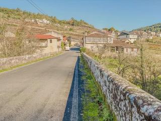 Casa aparellada a Maceda