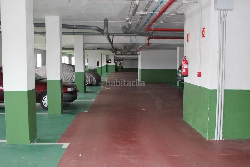 Foto 224d7986-c570-496e-bb27-b2cad35f57e7. Aparcament cotxe a Pontedeume