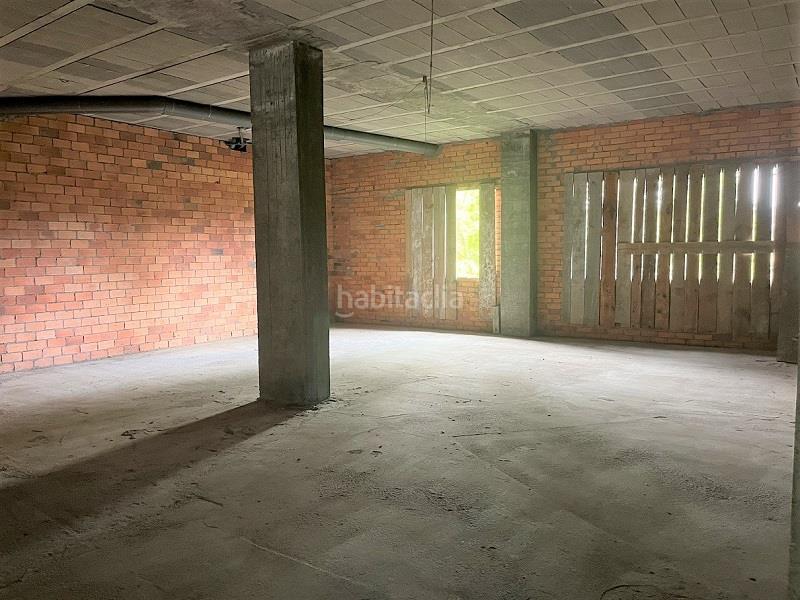 Foto f51774d7-0db3-4eed-a9d8-fba3b446ee0b. Location local commercial dans Ponteareas