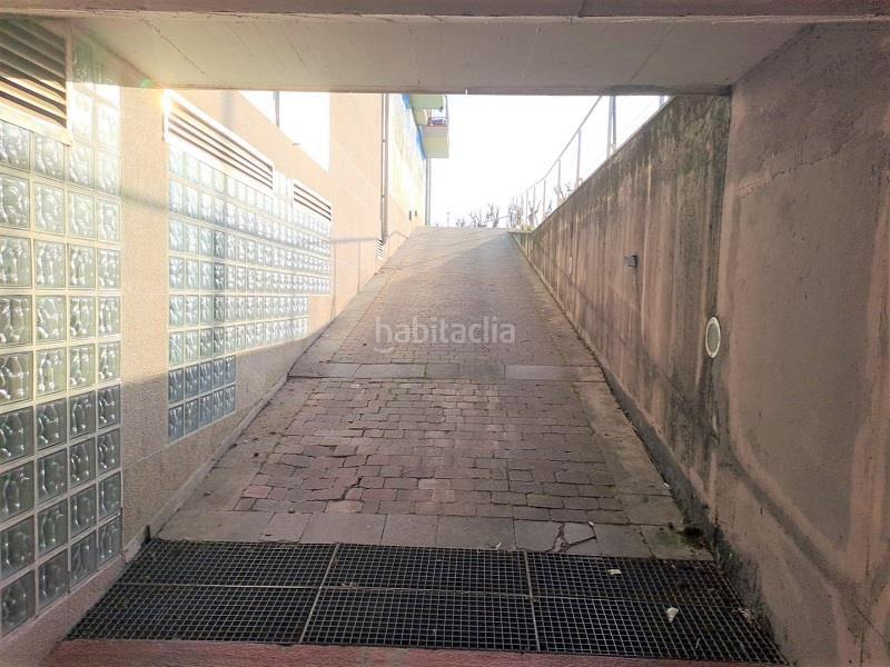 Foto 252acb41-2945-4aef-b3e8-a0fff8e94ee7. Parking coche en Gondomar