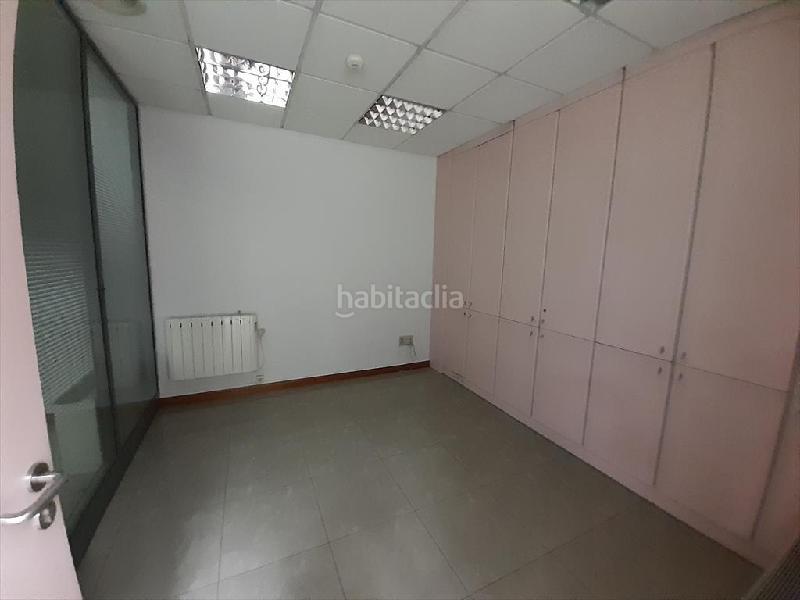 Foto ab080b39-da9d-4211-aa90-a54958f6e99f. Location bâtiment à usage industriel dans Mesoiro Coruña (A)