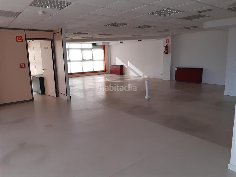 Foto f2d3d09e-6c38-4c71-a21f-e03971b20f64. Location bâtiment à usage industriel dans Mesoiro Coruña (A)