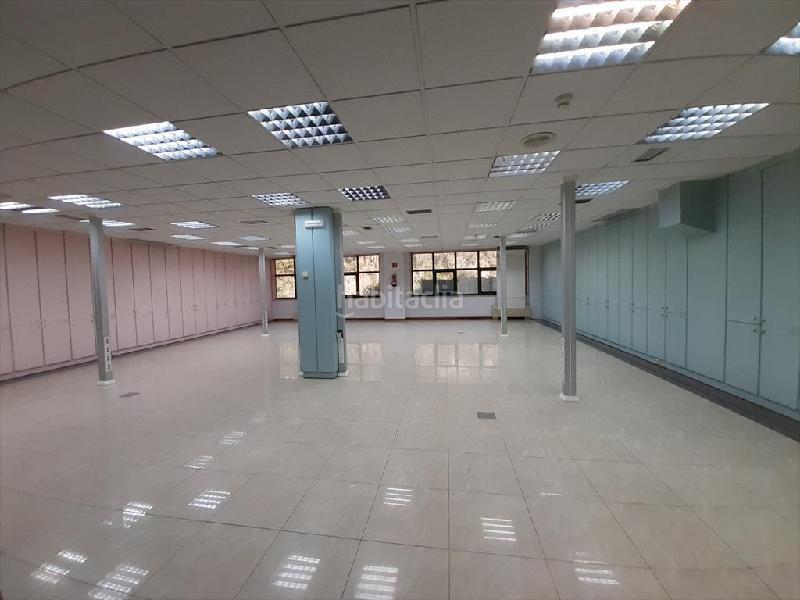 Foto 8248857d-5031-4c1f-8b0c-b067722ffd5c. Alquiler nave industrial en Mesoiro Coruña (A)