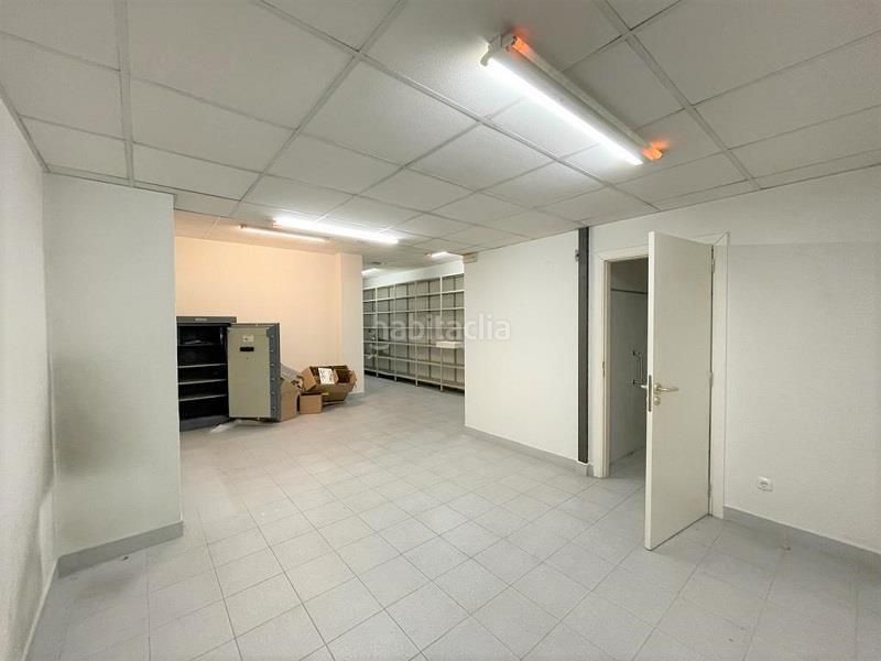 Foto cc78f4cc-5029-49c2-88e2-dcea4e5d654f. Local comercial a Ermua