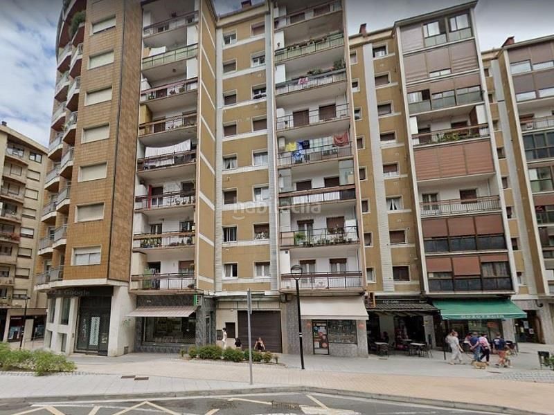 Foto f2dc447c-886e-4c22-8d21-3f9f941863a7. Local comercial a Ermua