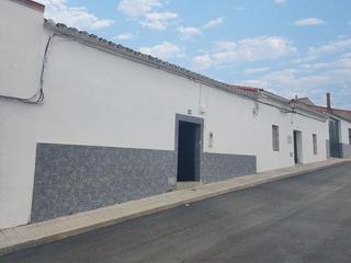 Casa aparellada a Valencia de las Torres