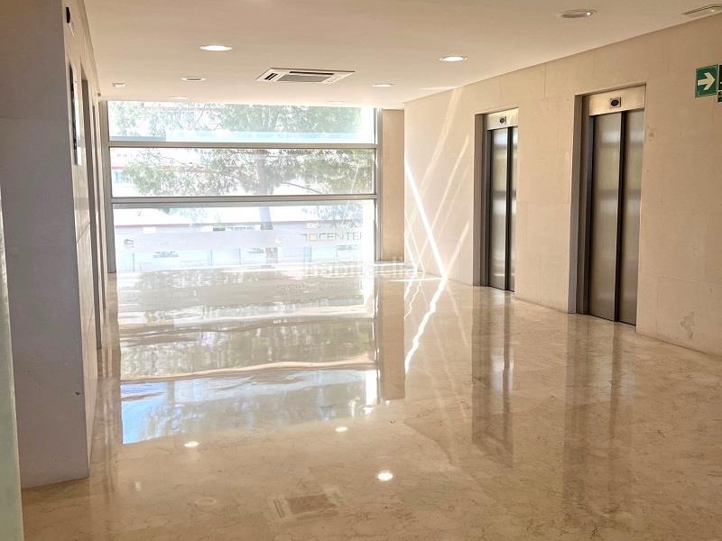 Foto 0b58d01f-5776-4008-83ca-7488a92b9d99. Büro in Avenida Juan Diego Bormujos