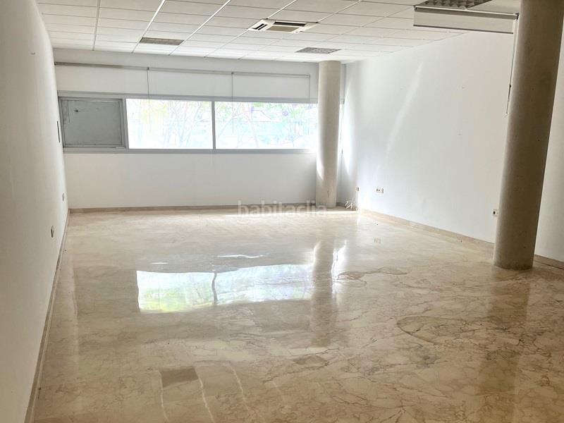 Foto 5f9bd5b1-80fc-45e1-bb86-458d84484d2a. Oficina a Avenida Juan Diego Bormujos