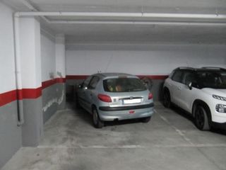 Aparcament cotxe a Riviera del Sol