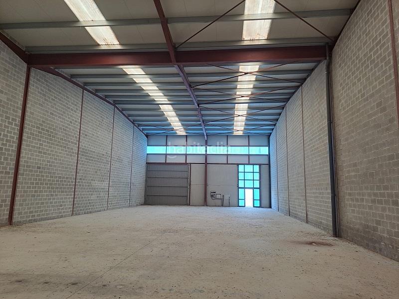 Foto f285ac43-5df4-433b-9f23-591d336c3ae7. Nau industrial a Cintruénigo