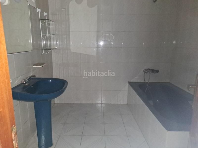 Foto c37c97f8-caeb-44f1-887e-4364999cea3e. Local comercial a Vilanova de Arousa