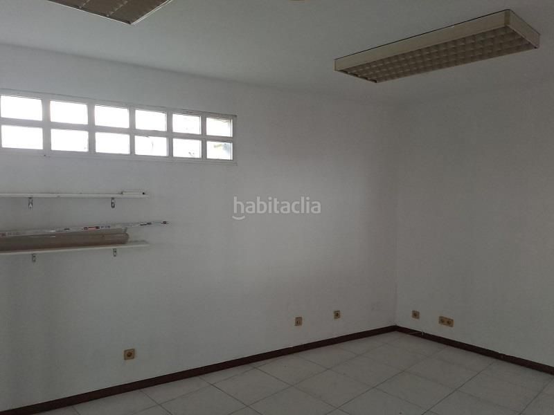 Foto c9e0b363-7f97-49ba-a434-e589fd359441. Local comercial a Vilanova de Arousa