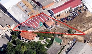 Fabrikhalle in Villares de la Reina