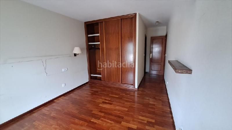 Foto 8c1a09a2-5858-4999-b9b8-8df5da205984. Piso en Los Rosales Coruña (A)