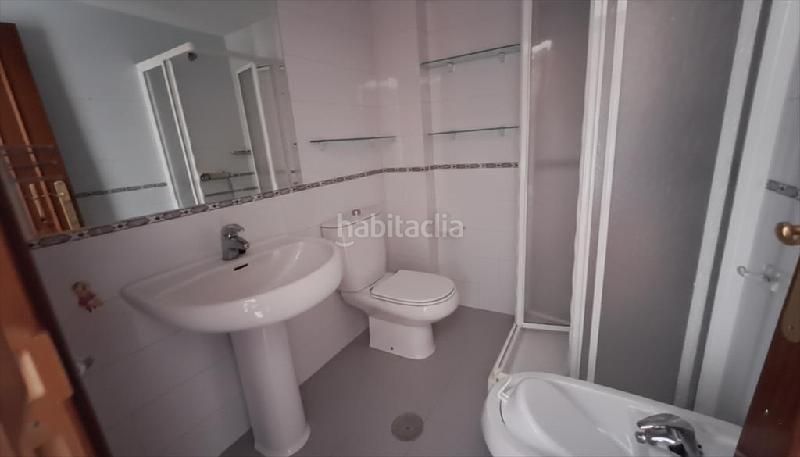 Foto f83f745d-d4e9-43c9-b89e-02c608ed85f7. Piso en Los Rosales Coruña (A)