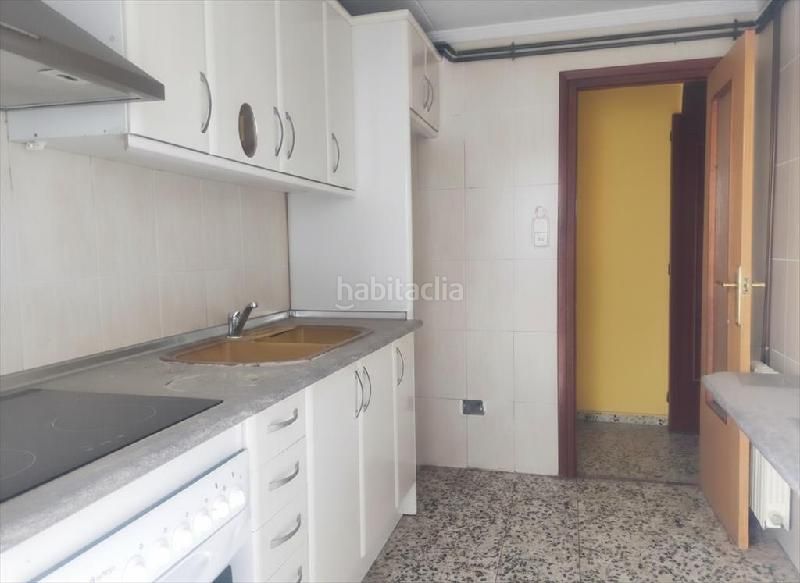 Foto 638d2ba3-35f7-49f8-a16b-385f19977a16. Piso en Ensanche - Fuenfresca Teruel