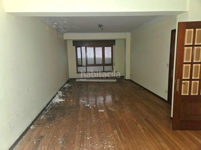 Foto db9caa8a-cc0f-4969-99d3-3d7d95408cb3. Pis a Burela