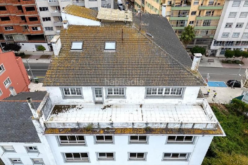 Foto 8bd6d266-e3bf-45a8-a3a2-f83ed0f9ff86. Edificio en Burela