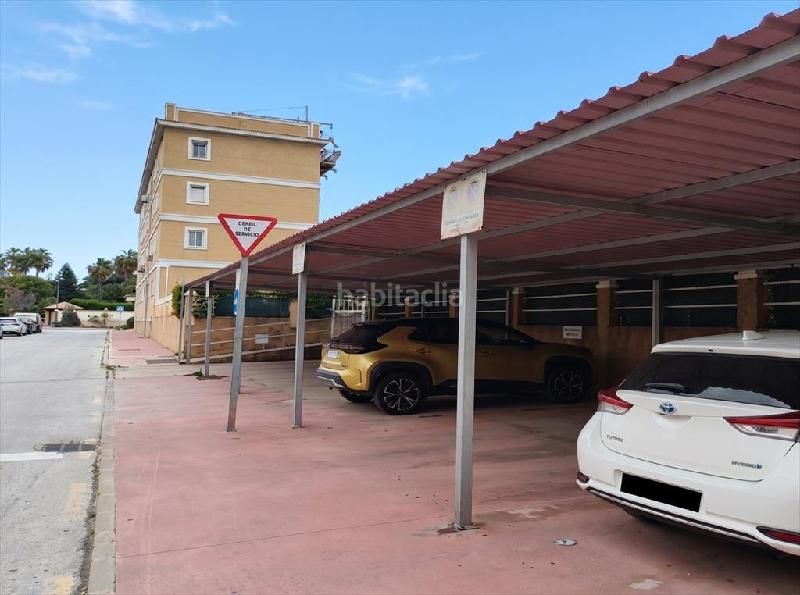 Foto cf3b0618-025d-4d47-8457-82c938a10484. Pis amb aparcament a Guadalmar Málaga