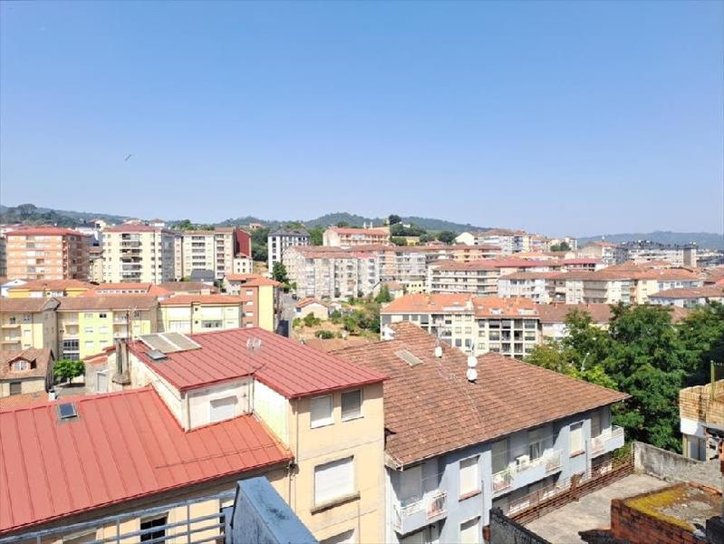 Foto 04b6c7ed-70ff-4b04-8b00-80019ab8ca40. Edificio in Casco Viejo Ourense