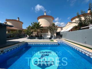 Chalet  Carrer de les oliveres