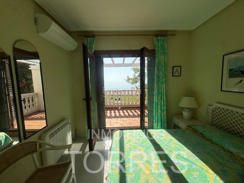 Foto 131175d3-1d33-4731-bf56-55c73f93fc03. Casa adossada amb xemeneia aparcament piscina a Papa Luna - Platja del Gurugú Benicarló
