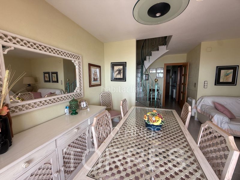 Foto a222e818-d7de-4f40-b5e5-8f6d59c6964d. Casa adossada amb xemeneia aparcament piscina a Papa Luna - Platja del Gurugú Benicarló