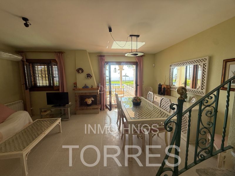 Foto f3bc5a78-3240-4de8-851b-0bceac4e8745. Casa adossada amb xemeneia aparcament piscina a Papa Luna - Platja del Gurugú Benicarló