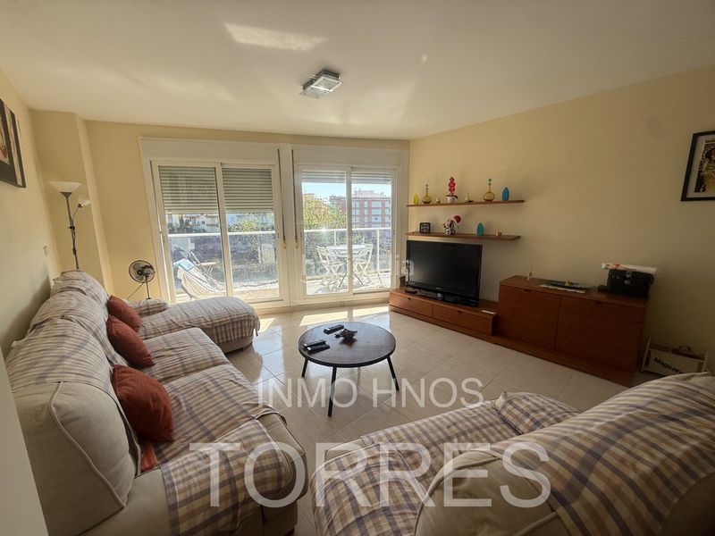 Foto e91bd6e0-d285-4f8e-b2e2-a646686c95a3. Pis amb aparcament a Llandells Peñíscola