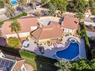 Chalet  Calle huracán. Villa de lujo en cabo roig