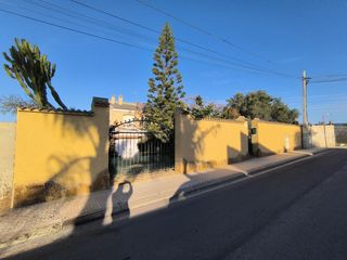 Xalet  Calle calle sol poniente. Para inversion chalet con 900m2 de parcela