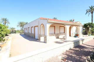 Chalet  La marina. Encantadora casa tradicional a pasos del mar