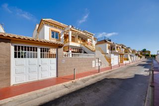 Attique  Urbanizacion parque de las naciones. Bungalow alto 2 dormitorios en urbanización con piscina y zona d