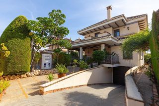 Chalet  Urbanizacion la veleta. Exclusiva villa de lujo en la veleta, torrevieja  2,400,000