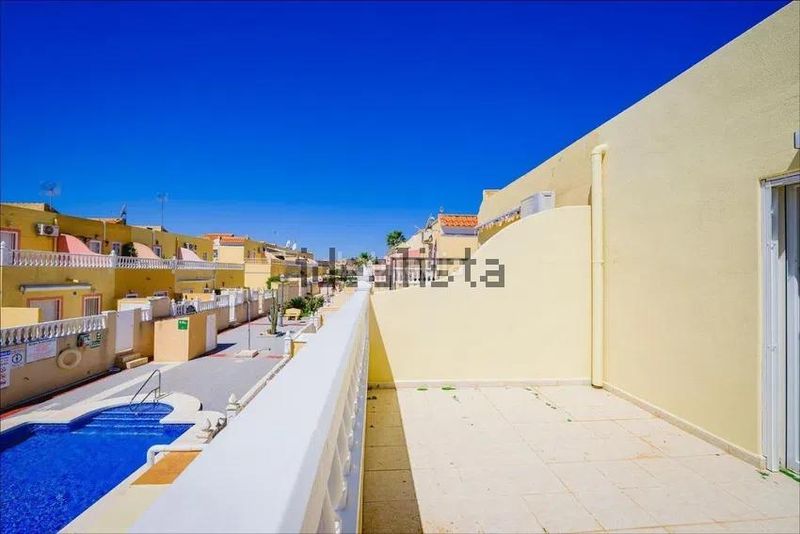 Foto a66e80d6-1969-4bf3-bbb5-379db84b6386. Dúplex amb piscina a Villamartín-Las Filipinas Orihuela