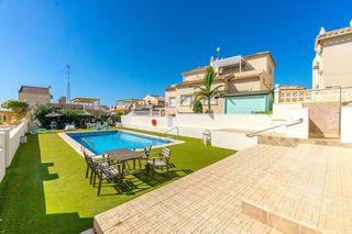 Xalet  Calle de aracena. Chalet en venta en san miguel de salinas  las filipinas